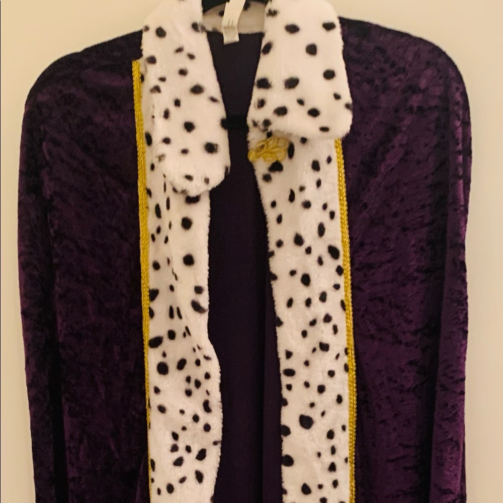 Queen robe. One size